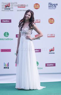 Юлия Алипова - Мисс Россия 2014 на зелёной дорожке Муз-ТВ - фото