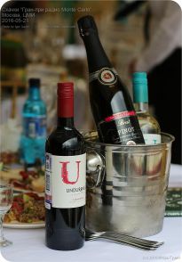 Крымское шампанское и чилийское вино - фото