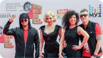 Группа Банд'Эрос на красной дорожке Муз-ТВ - фото